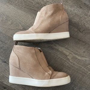 Nude wedge sneaker
